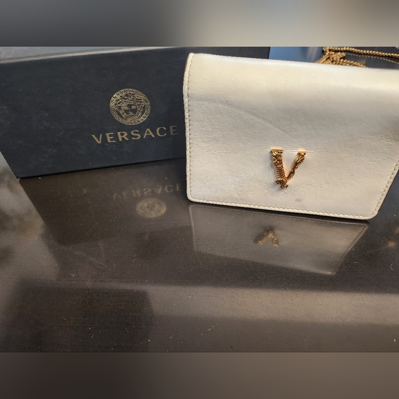 Authentic Versace!!!!! White and gold leather Versace mini bag - Picture 4 of 10